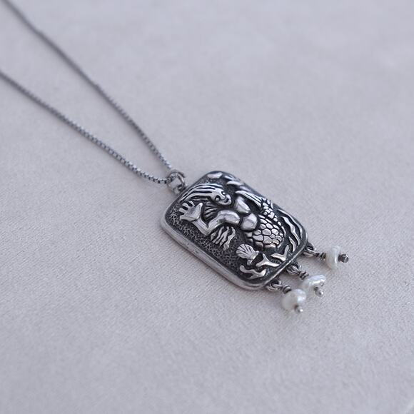 Artistic 925 Silver Mermaid Pendant Necklace And Box Chain - Picture 5 of 8